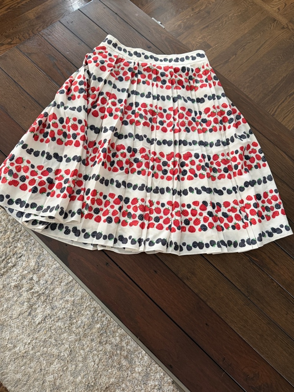 J. Crew Red Blue Raspberry
Blackberry Berry Fruit Novelty Print
Skirt
Size -0